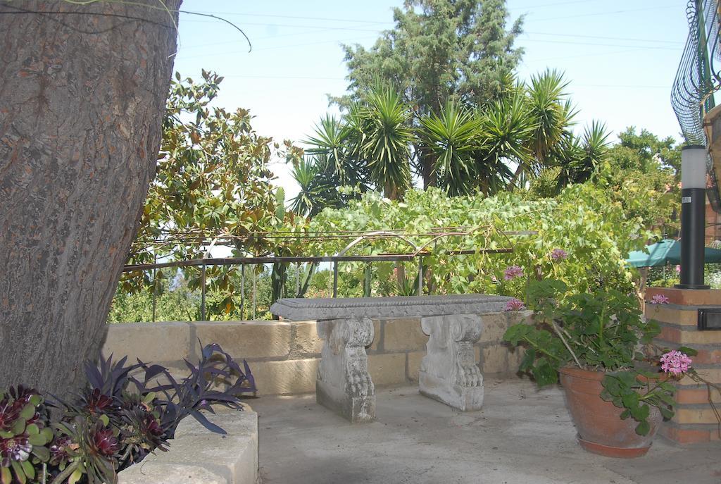 פאטי B&B Villa Zia Febronia מראה חיצוני תמונה