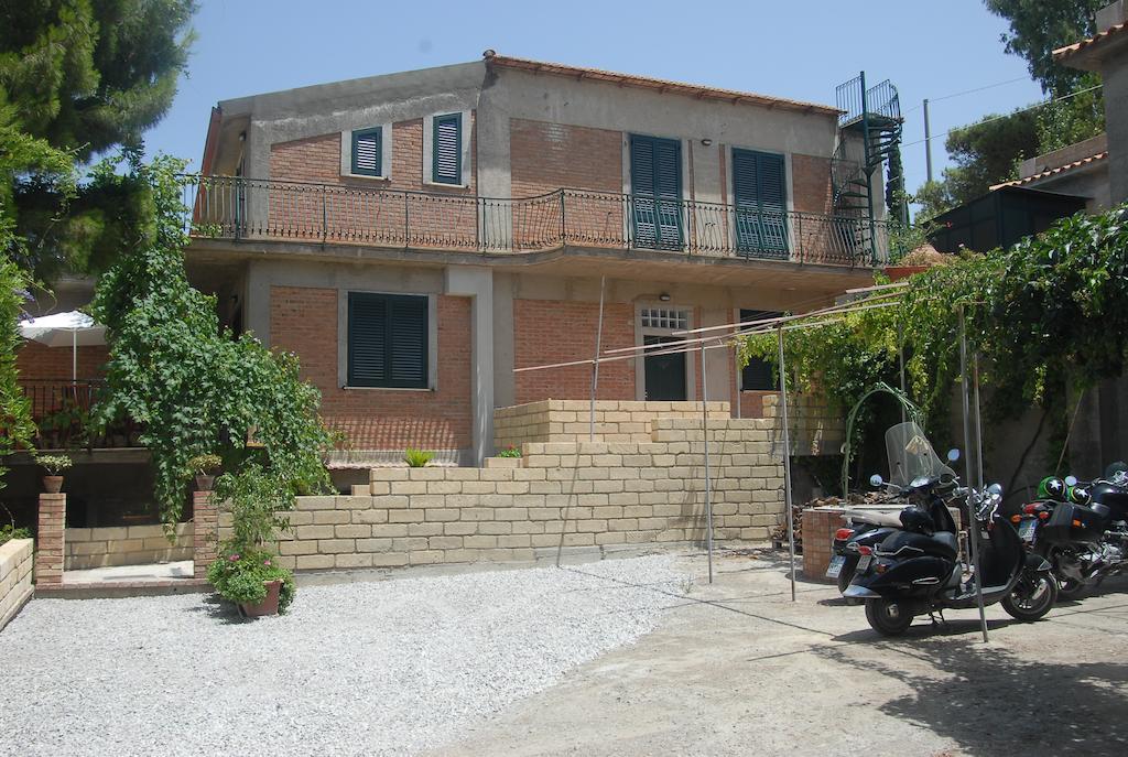 פאטי B&B Villa Zia Febronia מראה חיצוני תמונה