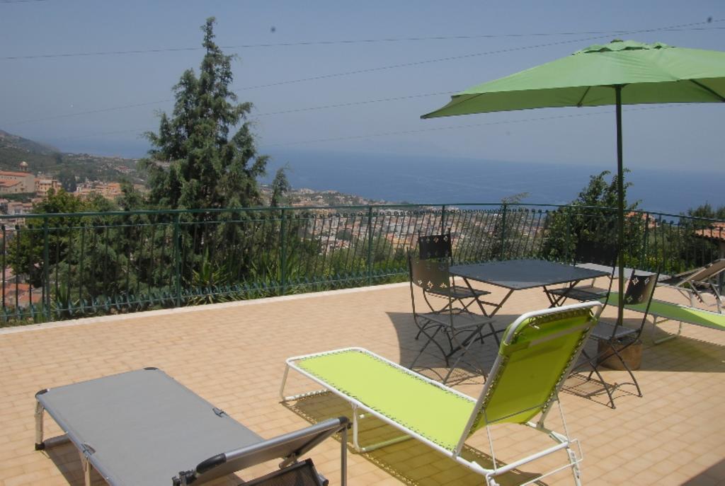פאטי B&B Villa Zia Febronia מראה חיצוני תמונה