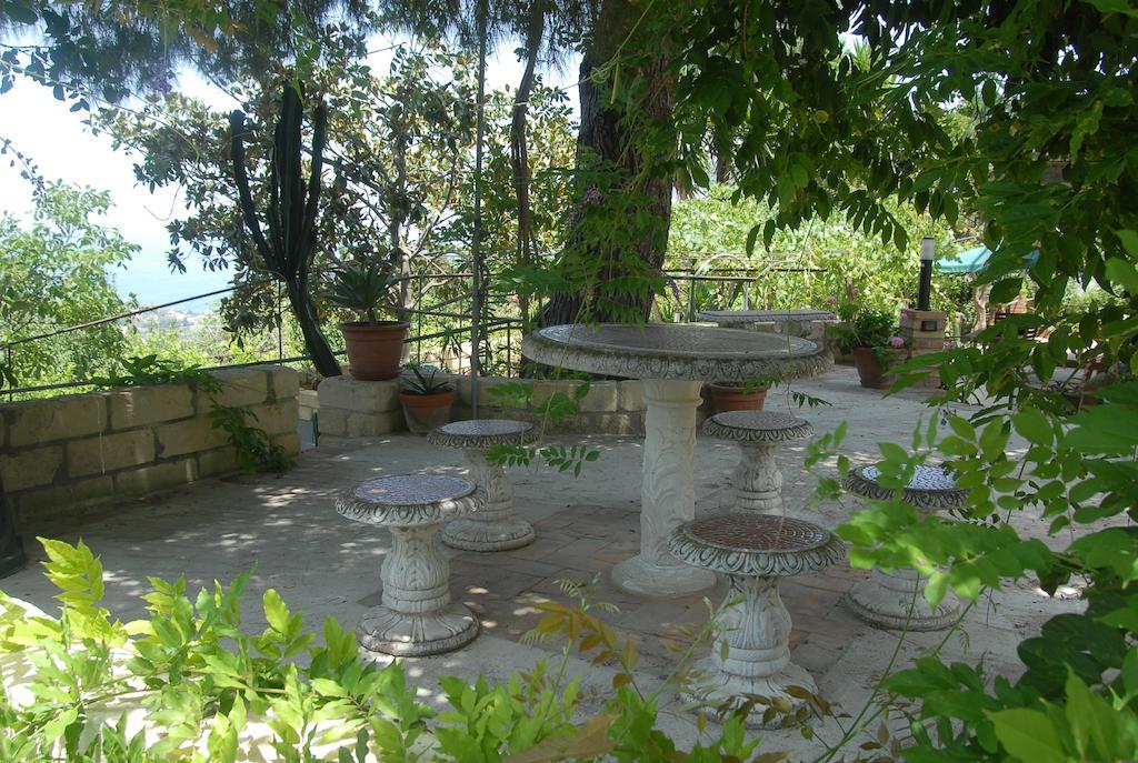 פאטי B&B Villa Zia Febronia מראה חיצוני תמונה